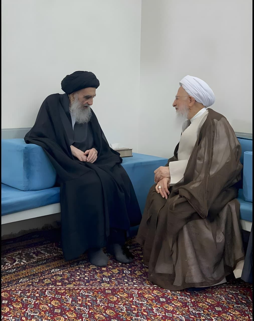تصویر دیدار آیت الله جوادی آملی با آیت الله سید علی سیستانی
